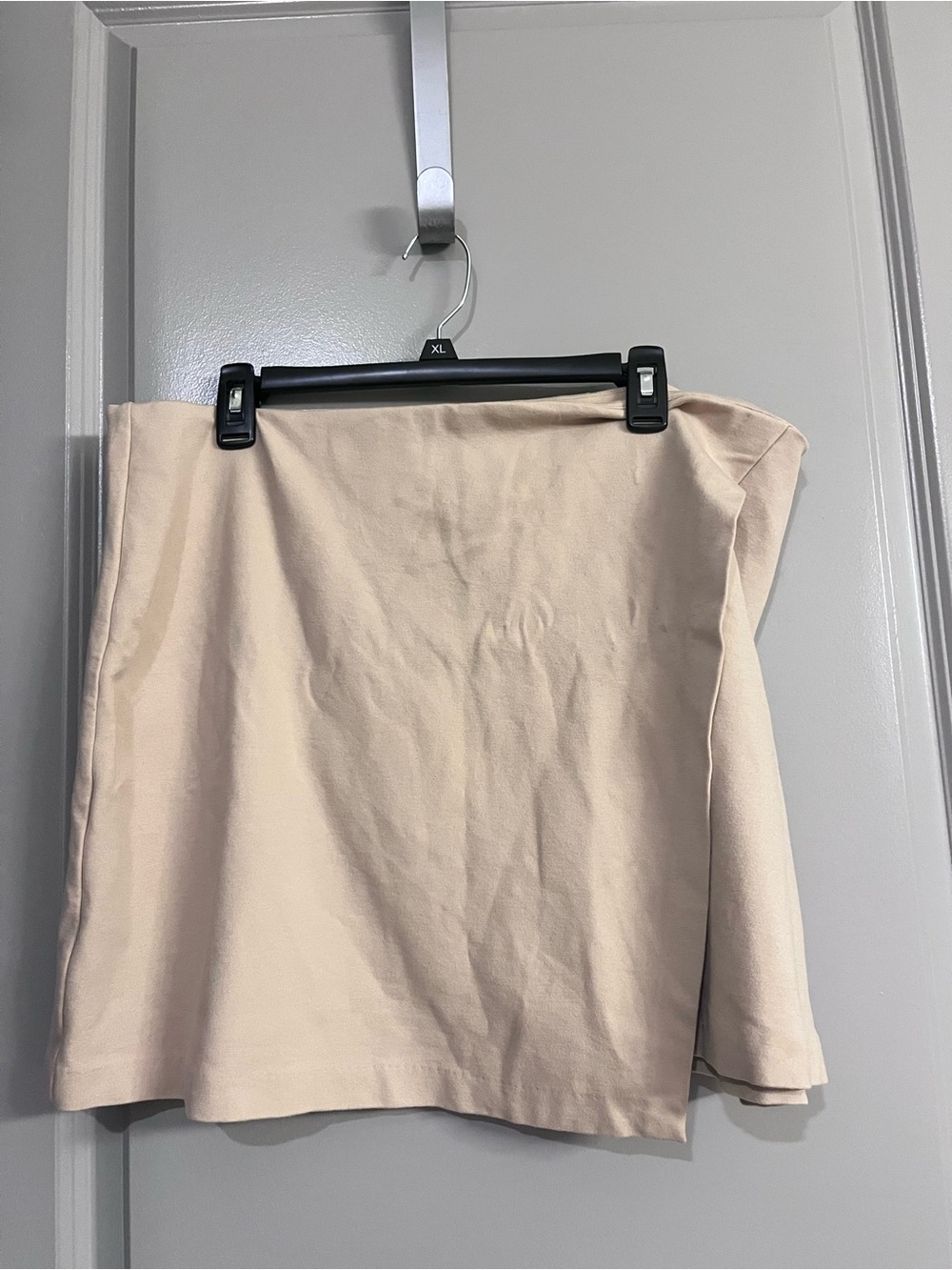 Elegant Cream Mini Skirt with Clean Lines
